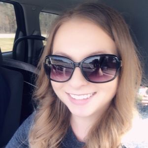 Meet your Posher, Erika